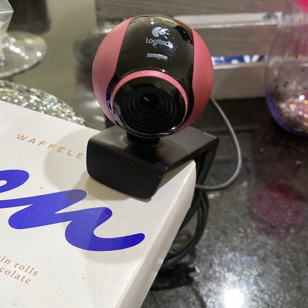 Logitech camera - Picture 2 of 3